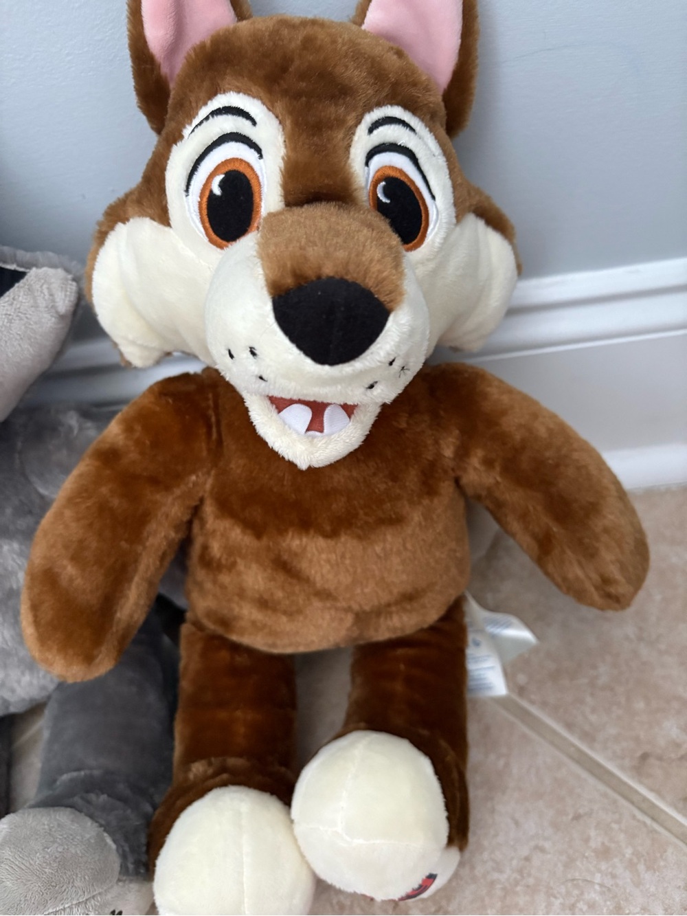 Great Wolf Lodge Build a Bear Plushies set of 2 Wiley Wolf and Oliver Raccoon - Picture 4 of 9